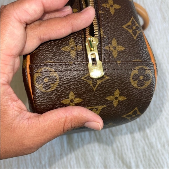 LV Trouville Handbag - Picture 5 of 12